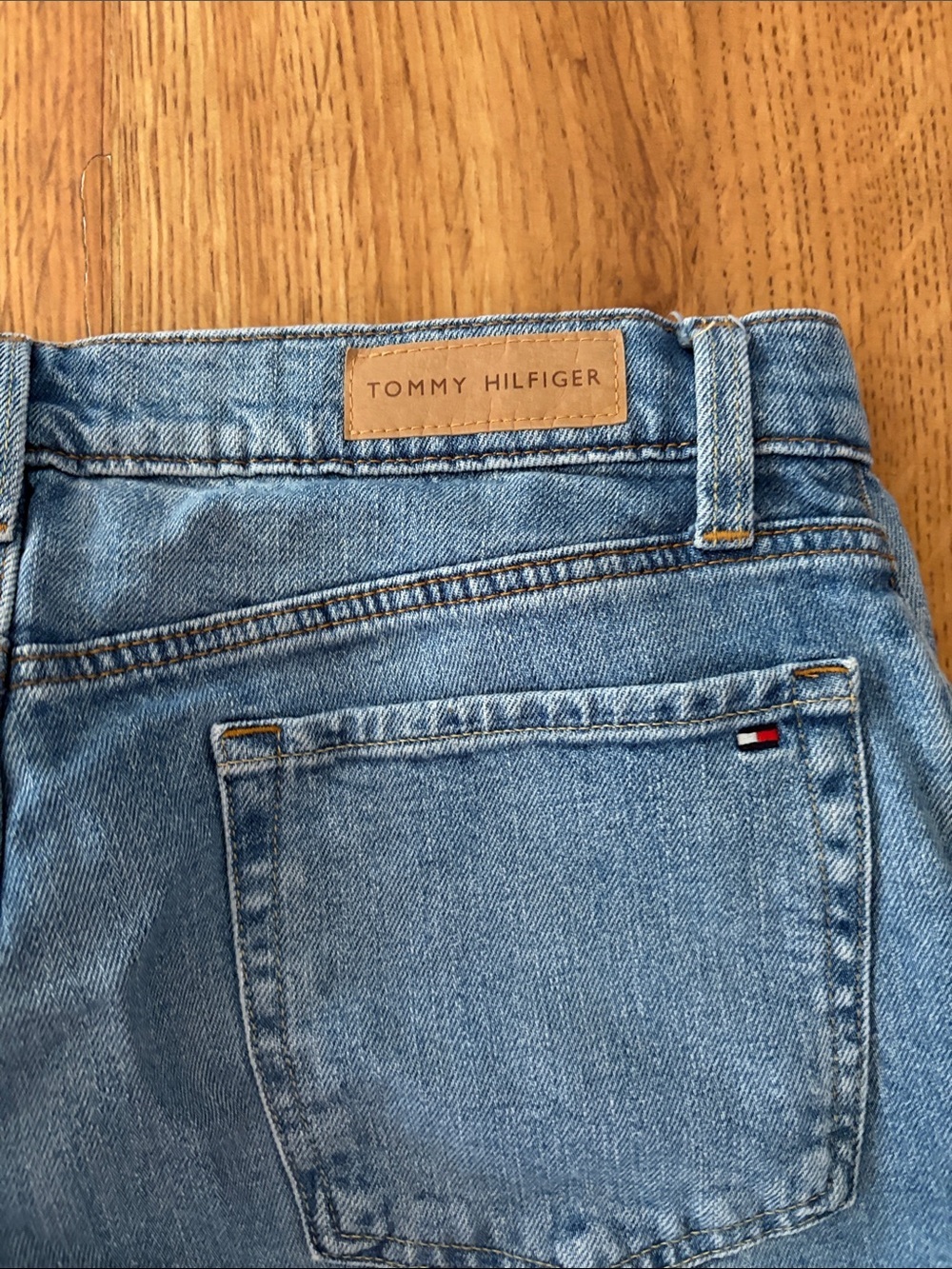 Tommy Hilfiger Classic Straight Women’s Light Blue Denim Jeans - Picture 9 of 9